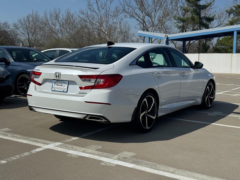 Honda Accord Sedan Vehicle Full-screen Gallery Image 03