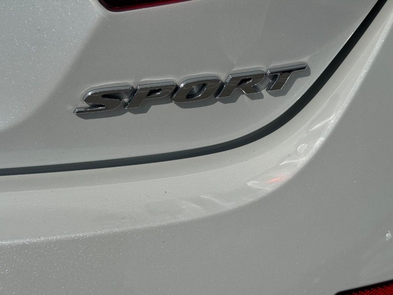 Honda Accord Sedan Vehicle Full-screen Gallery Image 05