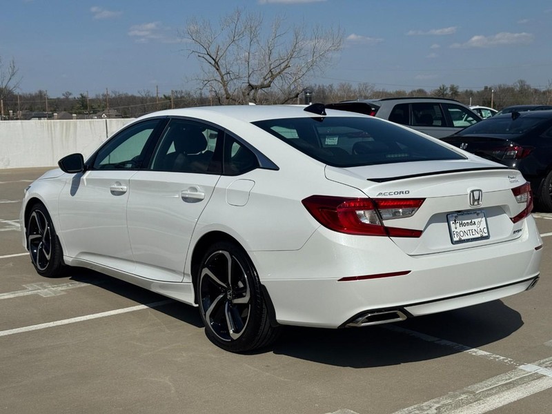 Honda Accord Sedan Vehicle Full-screen Gallery Image 06