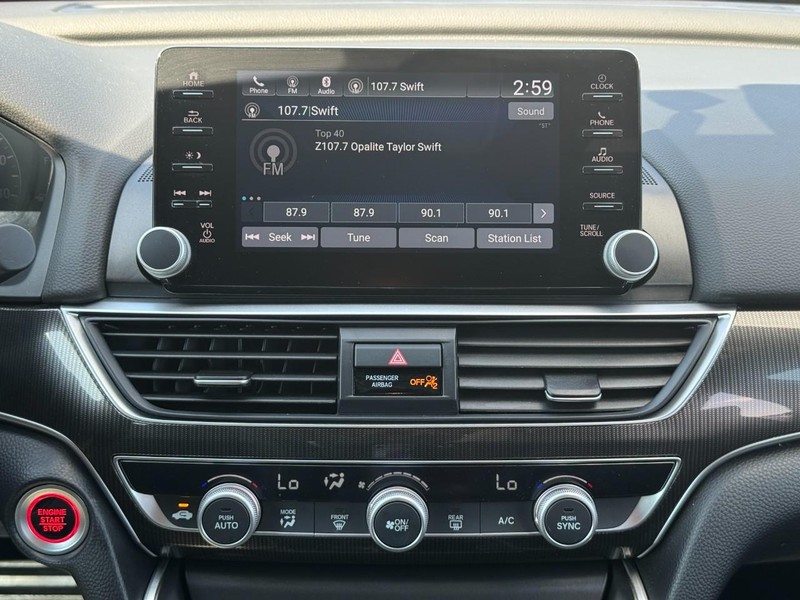 Honda Accord Sedan Vehicle Full-screen Gallery Image 13
