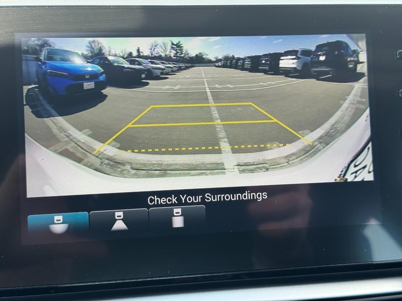 Honda Accord Sedan Vehicle Full-screen Gallery Image 19