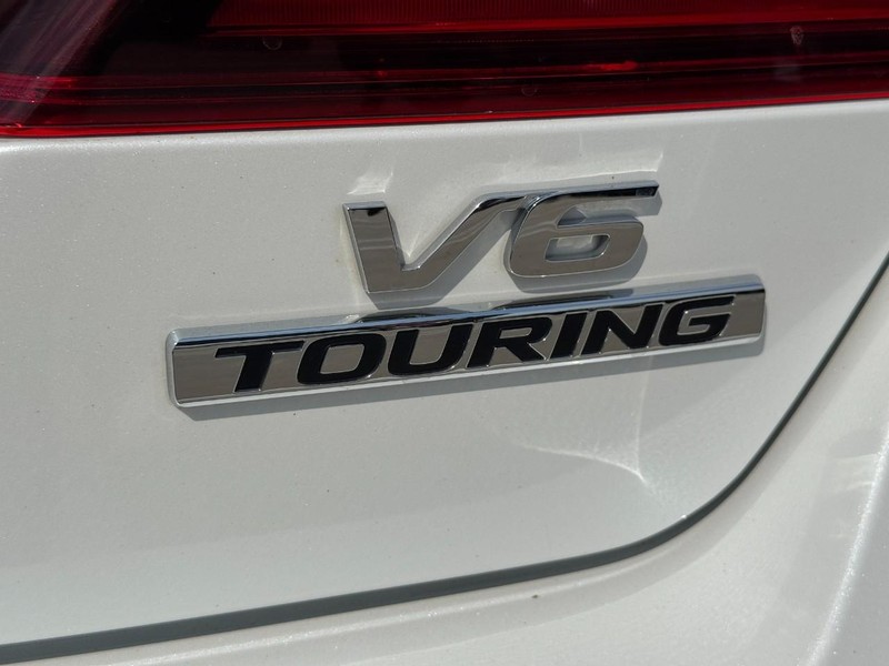 Honda Accord Sedan Vehicle Full-screen Gallery Image 06