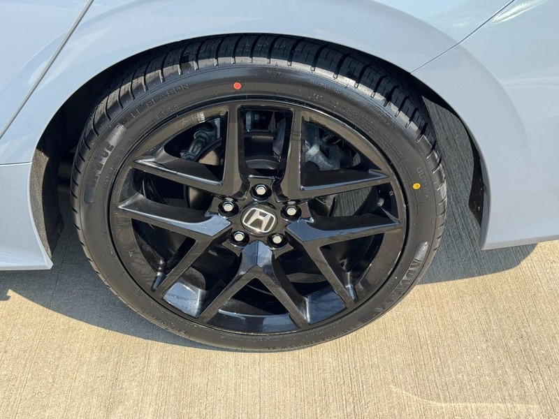 Honda Civic Sedan Vehicle Full-screen Gallery Image 08