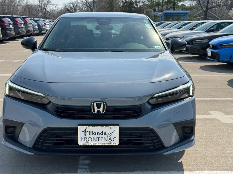 Honda Civic Sedan Vehicle Full-screen Gallery Image 10