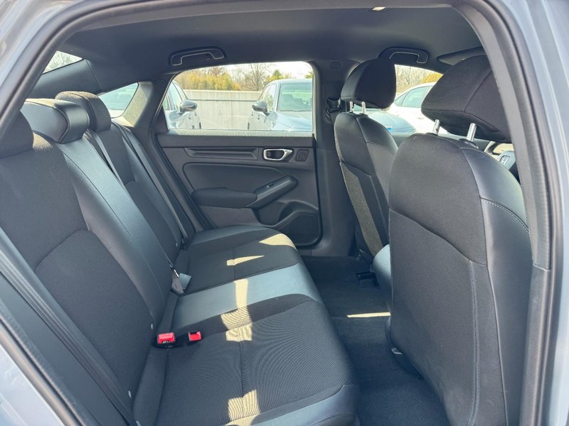 Honda Civic Sedan Vehicle Full-screen Gallery Image 11