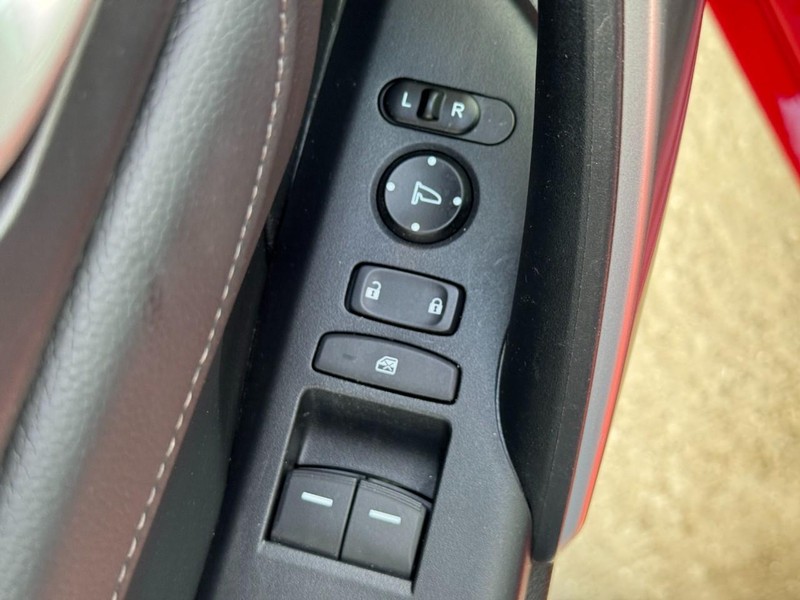 Honda Civic Coupe Vehicle Full-screen Gallery Image 14
