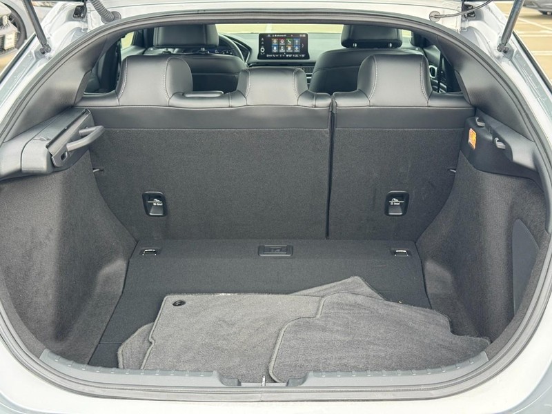 Honda Civic Hatchback Vehicle Full-screen Gallery Image 04