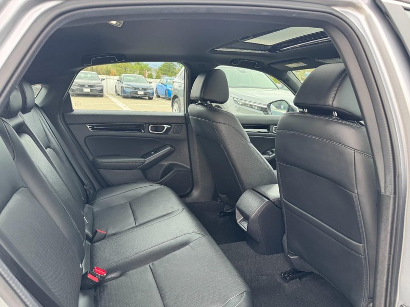 Honda Civic Hatchback Vehicle Full-screen Gallery Image 11