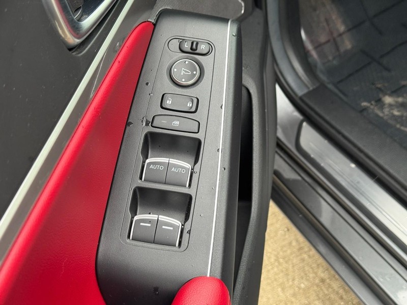 Acura Integra Vehicle Full-screen Gallery Image 14