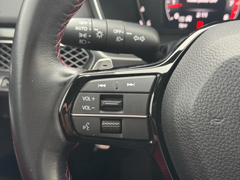 Acura Integra Vehicle Full-screen Gallery Image 16