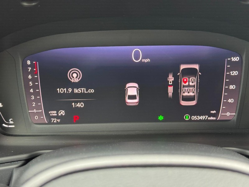 Honda Accord Sedan Vehicle Full-screen Gallery Image 18