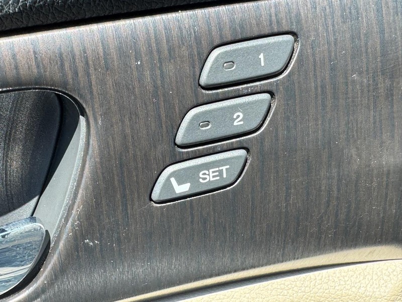 Honda Accord Sedan Vehicle Full-screen Gallery Image 15