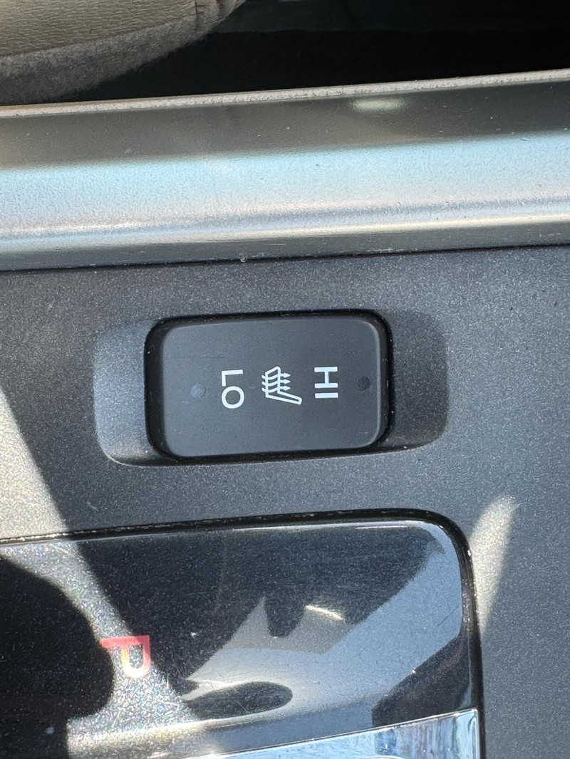 Honda Accord Sedan Vehicle Full-screen Gallery Image 22