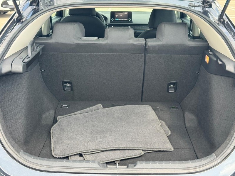 Honda Civic Hatchback Vehicle Full-screen Gallery Image 04