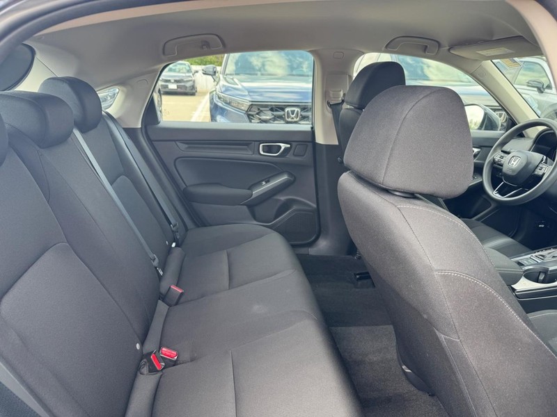 Honda Civic Hatchback Vehicle Full-screen Gallery Image 10