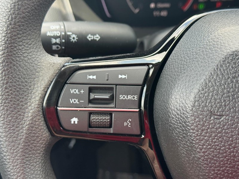 Honda Civic Hatchback Vehicle Full-screen Gallery Image 16