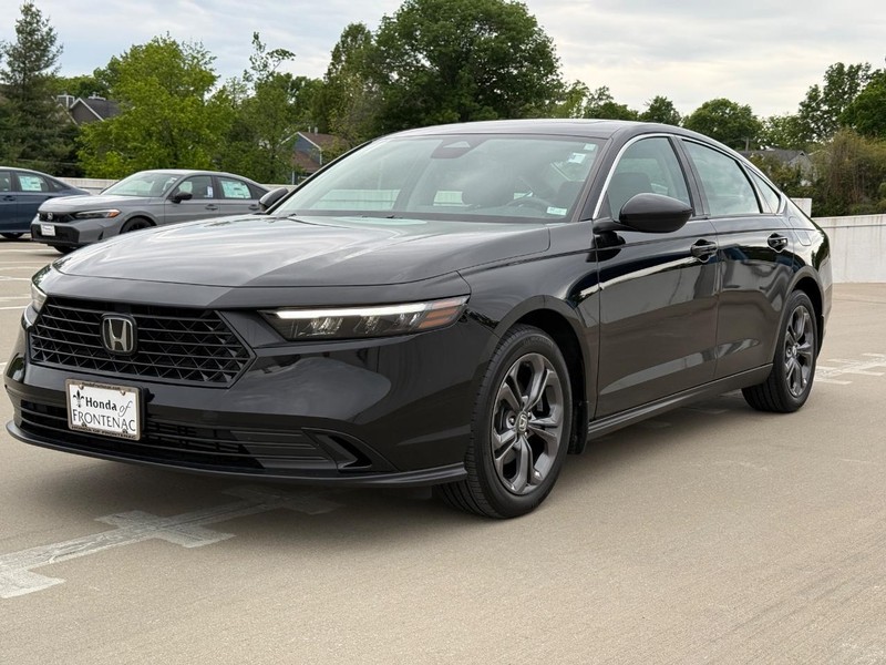 Honda Accord Sedan Vehicle Full-screen Gallery Image 08