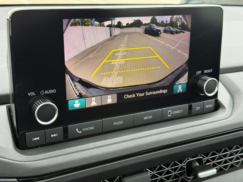 Honda Accord Sedan Vehicle Full-screen Gallery Image 18