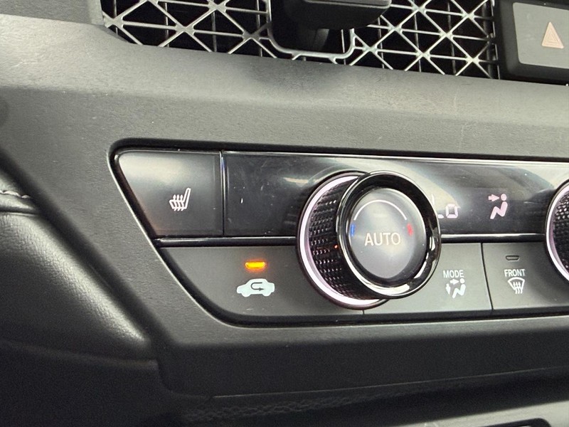 Honda Accord Sedan Vehicle Full-screen Gallery Image 20