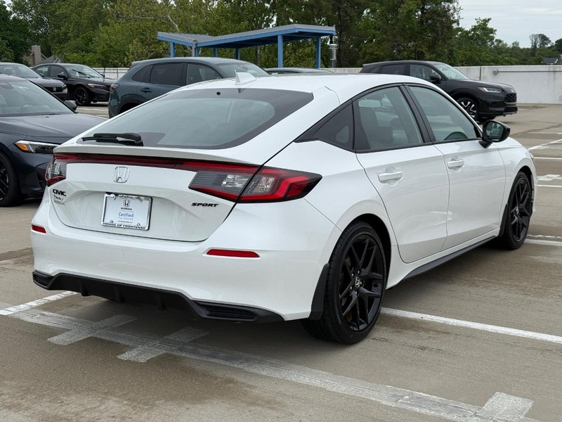 Honda Civic Hatchback Vehicle Full-screen Gallery Image 03