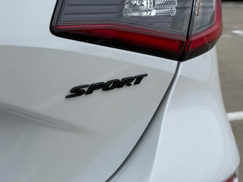 Honda Civic Hatchback Vehicle Full-screen Gallery Image 06