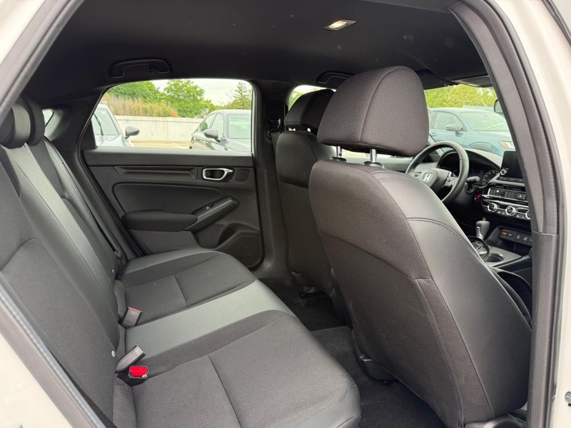Honda Civic Hatchback Vehicle Full-screen Gallery Image 11