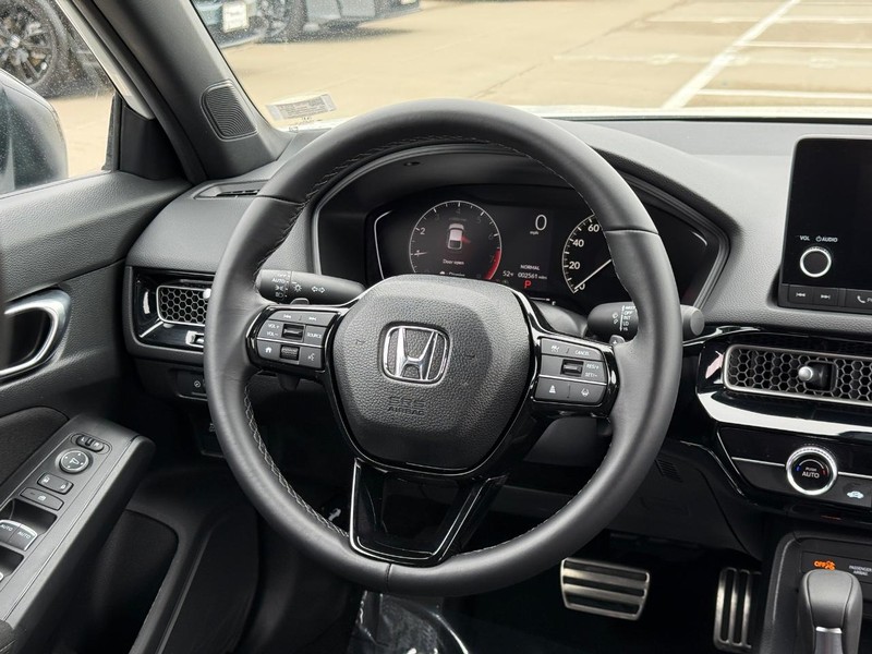 Honda Civic Hatchback Vehicle Full-screen Gallery Image 13