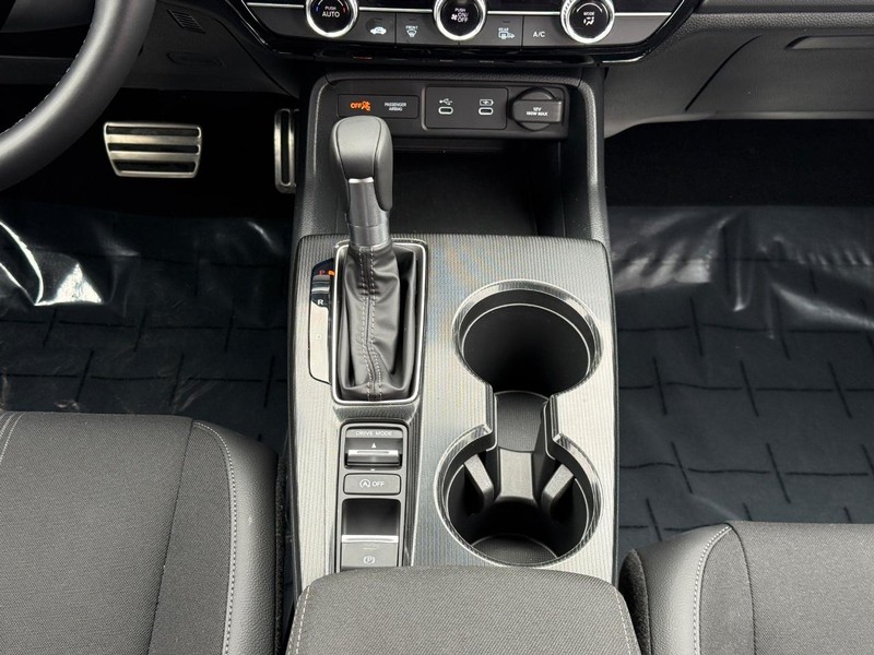 Honda Civic Hatchback Vehicle Full-screen Gallery Image 15