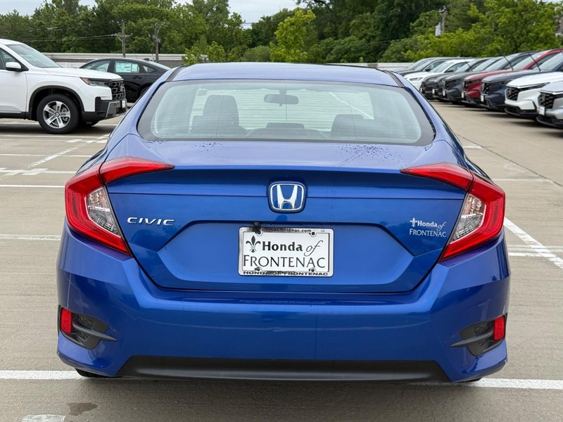 Honda Civic Sedan Vehicle Full-screen Gallery Image 04