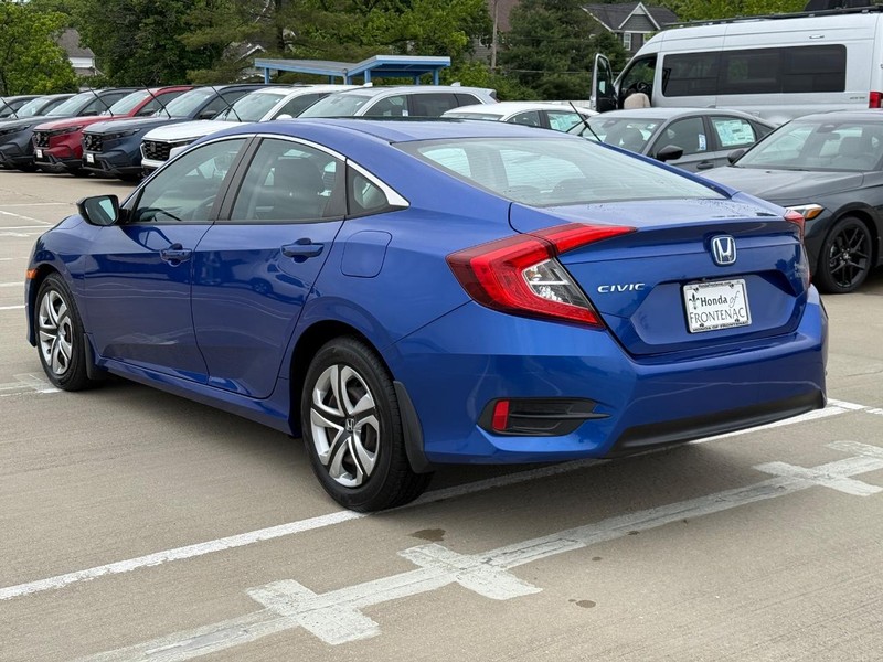 Honda Civic Sedan Vehicle Full-screen Gallery Image 06