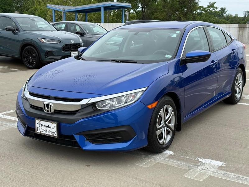 Honda Civic Sedan Vehicle Full-screen Gallery Image 08