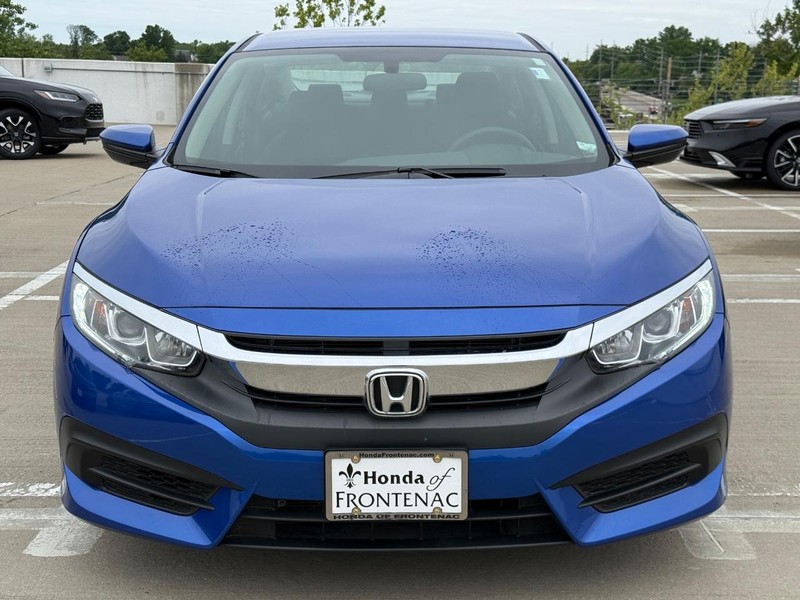 Honda Civic Sedan Vehicle Full-screen Gallery Image 09