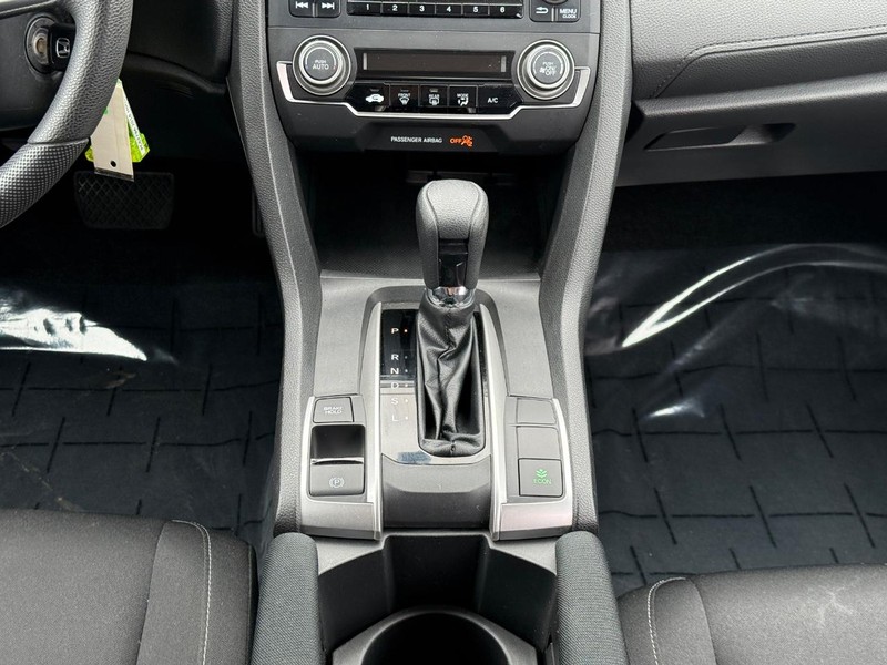 Honda Civic Sedan Vehicle Full-screen Gallery Image 14