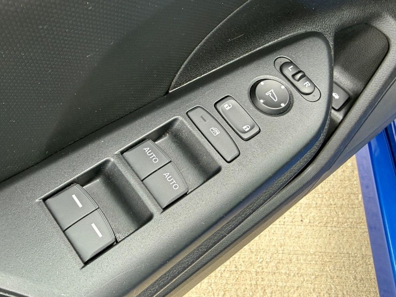 Honda Civic Sedan Vehicle Full-screen Gallery Image 15