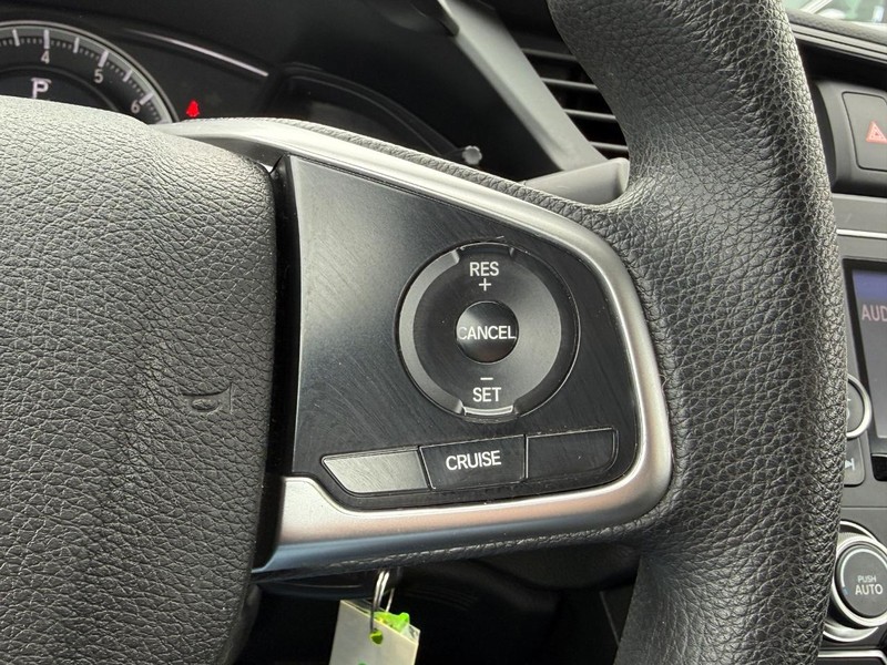 Honda Civic Sedan Vehicle Full-screen Gallery Image 18