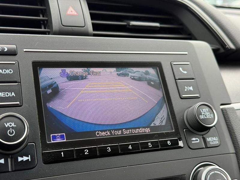 Honda Civic Sedan Vehicle Full-screen Gallery Image 21