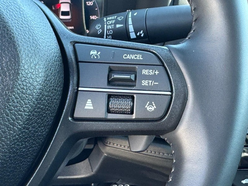 Honda Accord Hybrid Vehicle Full-screen Gallery Image 18