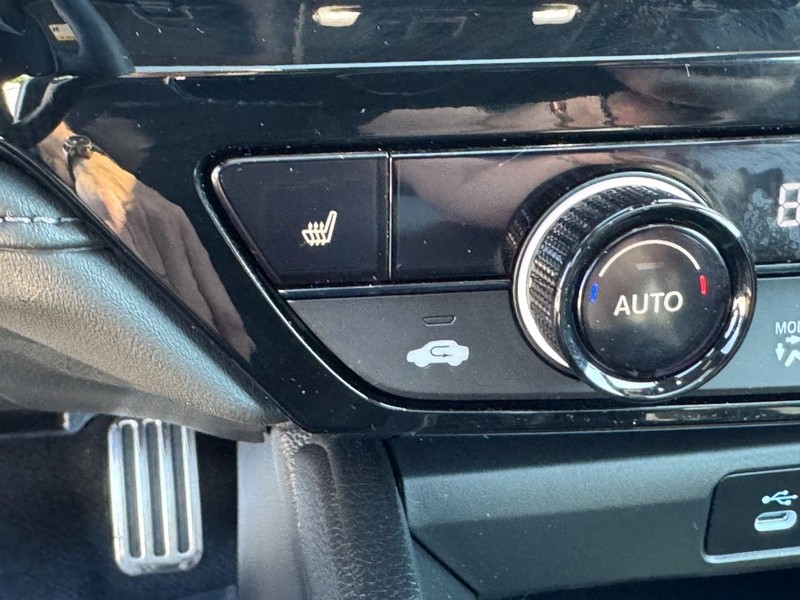 Honda Accord Hybrid Vehicle Full-screen Gallery Image 22