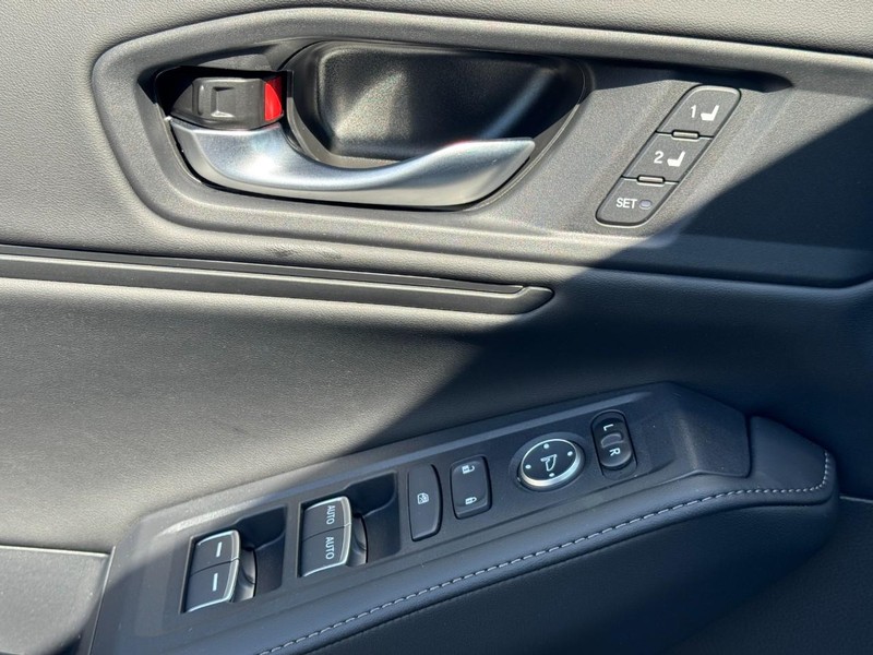 Honda Accord Hybrid Vehicle Full-screen Gallery Image 24