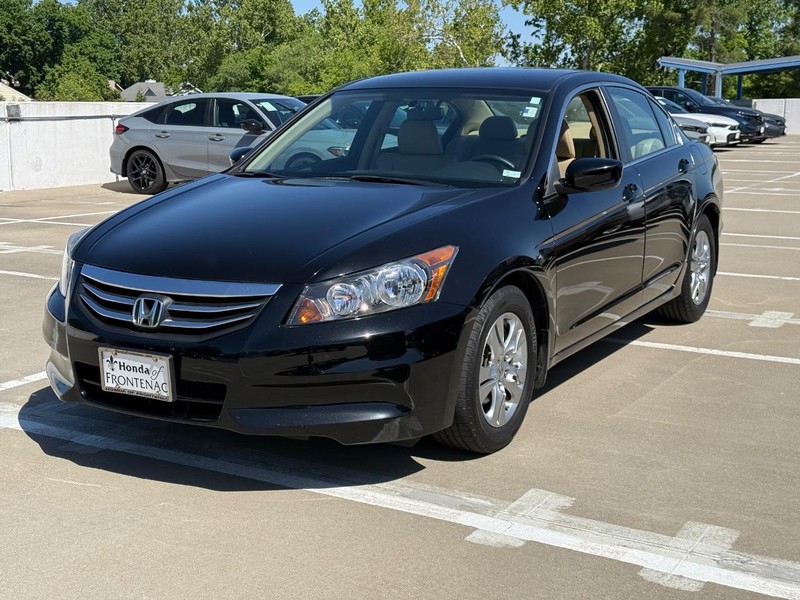 Honda Accord Sedan Vehicle Full-screen Gallery Image 09