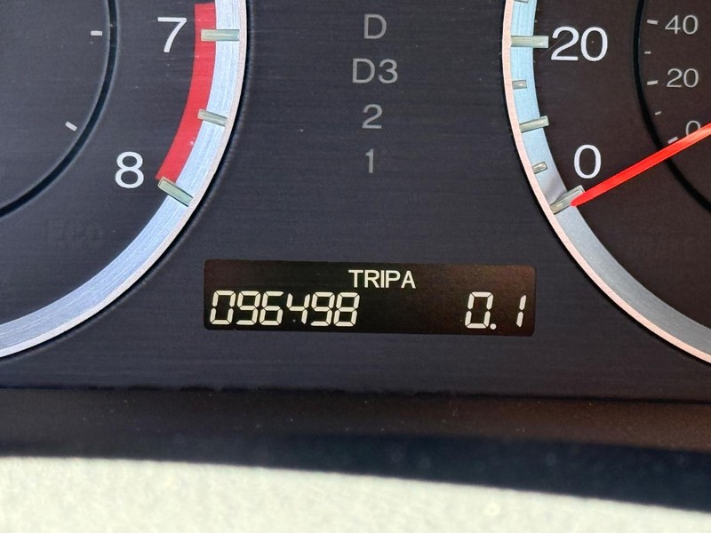 Honda Accord Sedan Vehicle Full-screen Gallery Image 21