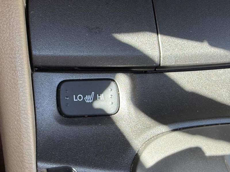 Honda Accord Sedan Vehicle Full-screen Gallery Image 22