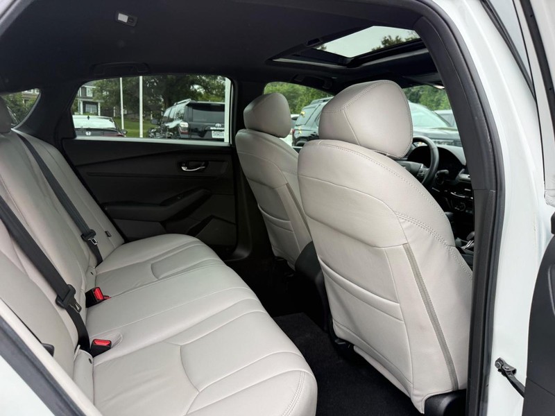 Honda Accord Hybrid Vehicle Full-screen Gallery Image 11