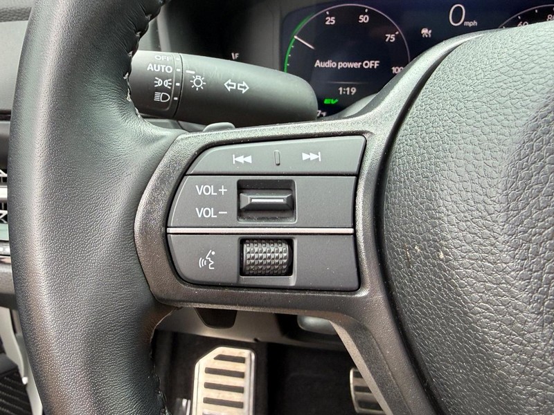 Honda Accord Hybrid Vehicle Full-screen Gallery Image 18