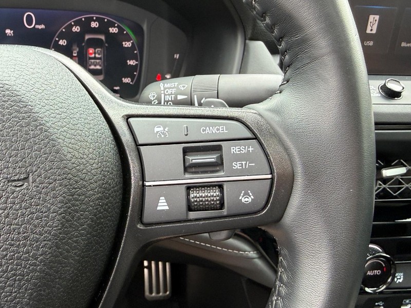 Honda Accord Hybrid Vehicle Full-screen Gallery Image 19