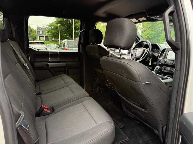 Ford F-150 Vehicle Full-screen Gallery Image 11