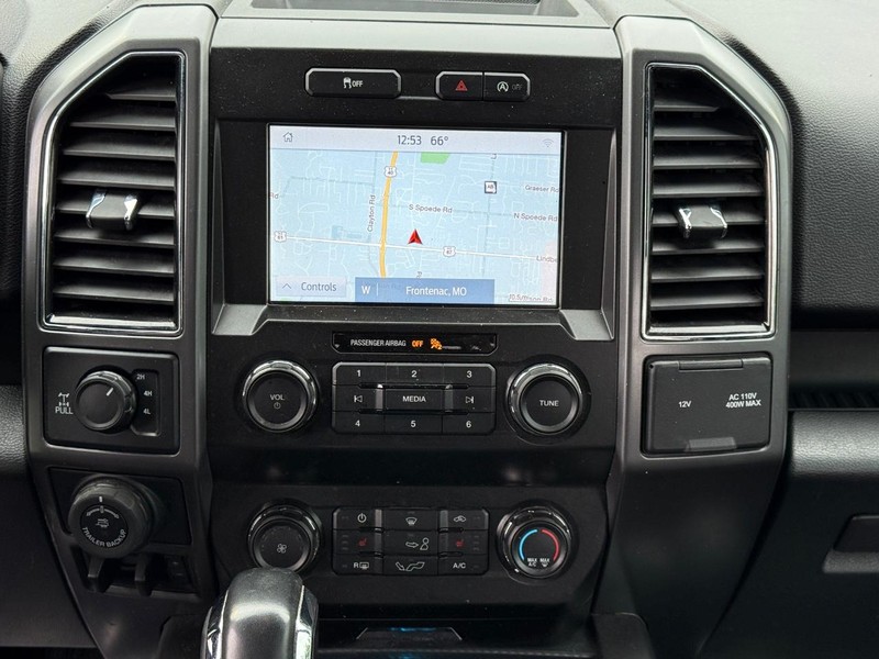 Ford F-150 Vehicle Full-screen Gallery Image 14