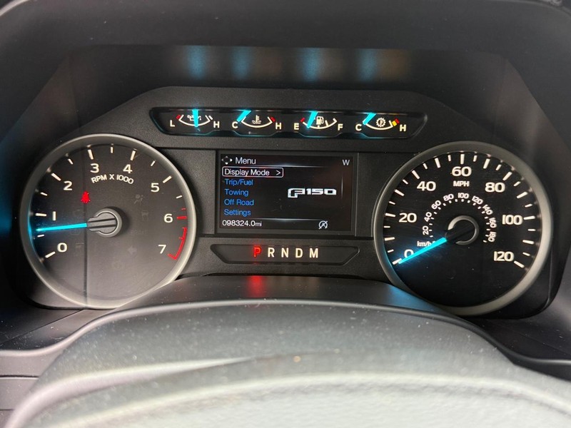 Ford F-150 Vehicle Full-screen Gallery Image 21