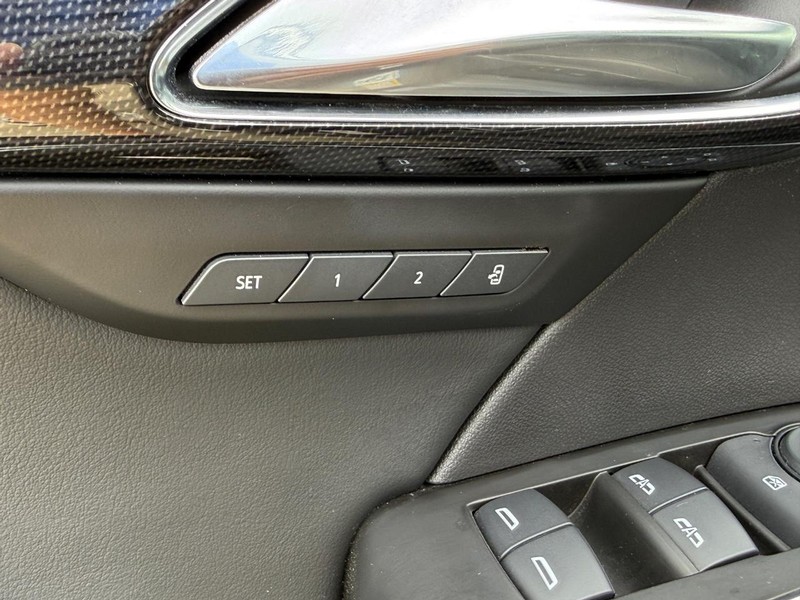 Buick Envision Vehicle Full-screen Gallery Image 15