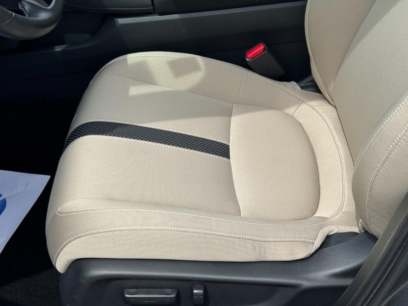Honda Civic Hatchback Vehicle Full-screen Gallery Image 17